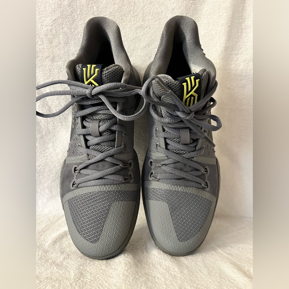 Men's Size 8 - Nike Kyrie 3 Cool Grey 2017 Basketball Sneakers 852395-001.